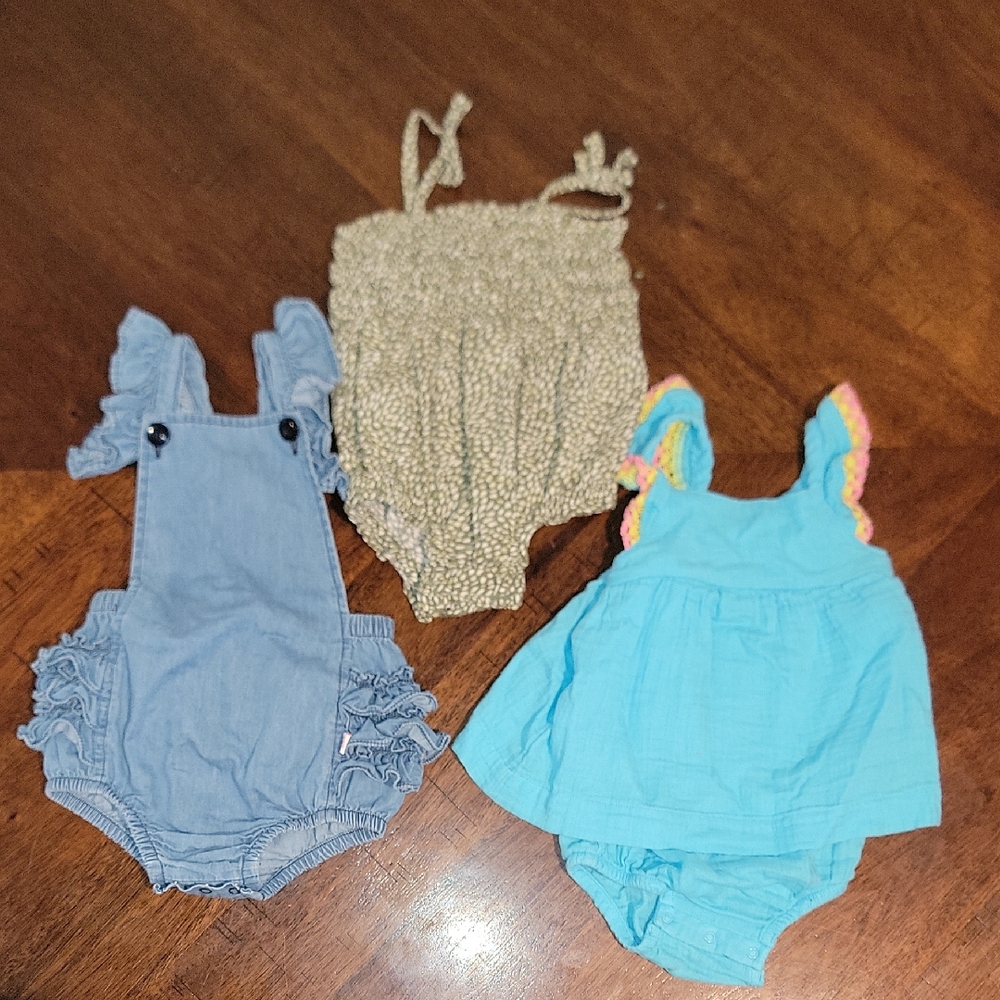 Cat & Jack, Old Navy, Ruffle Butts LOT Of 3 Girl Onesies 12-18 Months